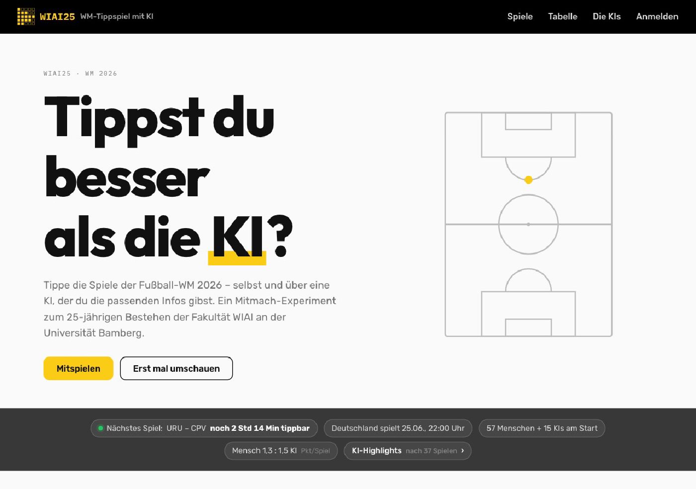 Startseite des WM-Tippspiels: die Schlagzeile „Tippst du besser als die KI?“ neben einem schematischen Fußballfeld, darunter ein Live-Band mit dem Punkteschnitt von Mensch und KI.